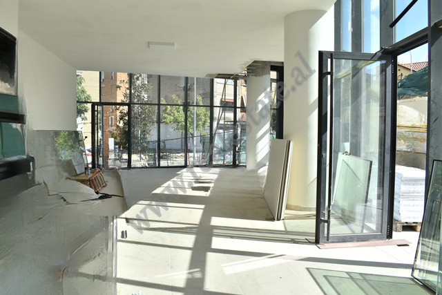 Store for rent in Mine Peza Street, very close to Durresi Street, in Tirana, Albania.
It is positio